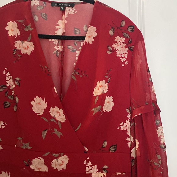 COPY - Dynamite chiffon red floral dress - Picture 2 of 3